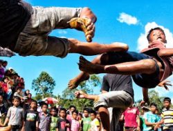 Sisemba’ atau Saling Tendang Warnai Akhir Prosesi Ma’Nene di Toraja Utara, Ini Maknanya