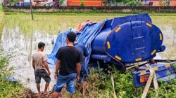 Truk Tangki Solar Terjun di Toraja Utara
